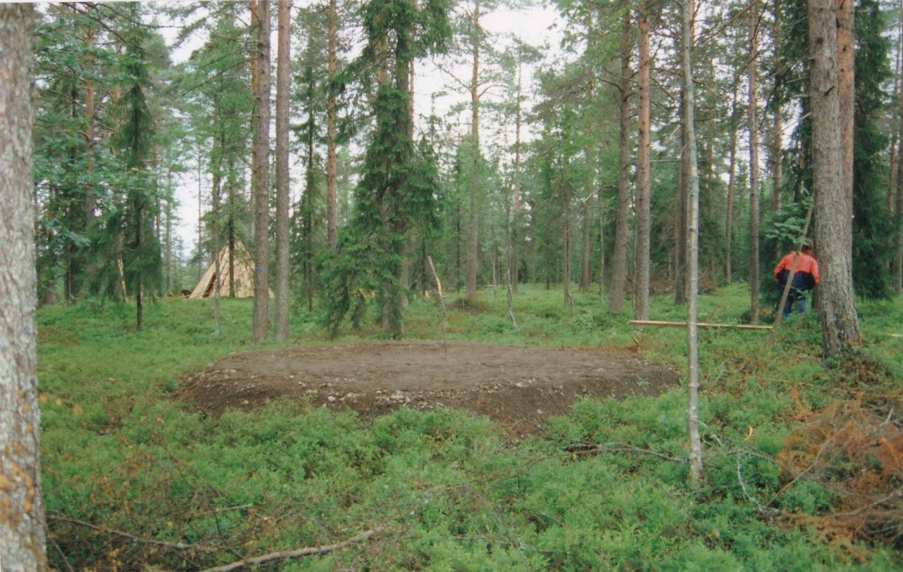 Nästa kåtaplats iordningställs. Foto:Sven-Åke Risfjell